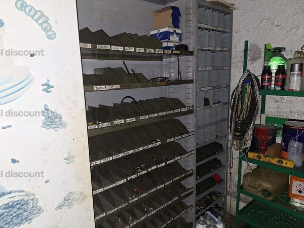 9#8861 Ricambi e attrezzature officina in vendita - foto 2