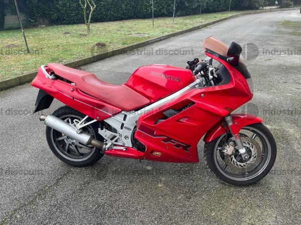1#8864 Motociclo Honda RC36 in vendita - foto 1