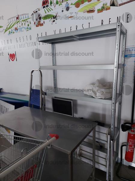 14#8866 Scaffalatura in metallo a cinque ripiani in vendita - foto 1