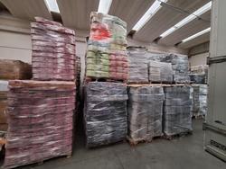 Filati di vari colori, carrello elevatore Still ed autocarro Iveco - Lotto 12 (Asta 8867)
