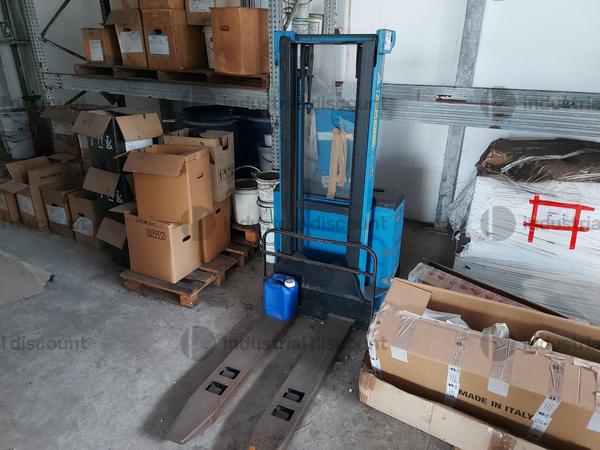 Carrelli elevatori in vendita