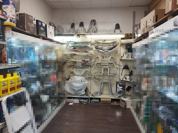 6#8890 Accessori e ricambi moto e arredamento per negozio in vendita - foto 6