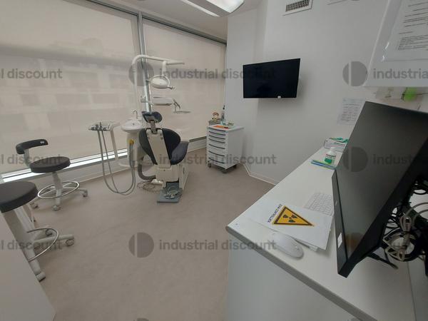 13#8917 Lotto blocco di  Arredo tecnico e materiale di consumo da ambulatorio odontoriatrico in vendita - foto 1