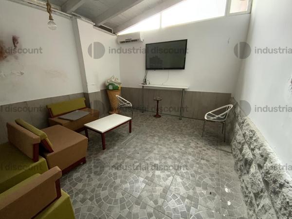 1#8929 Arredamento e attrezzature da bar in vendita - foto 3