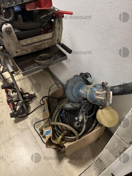 1#89310 Arredi da ufficio e Autocarro Nissan Maxity e Attrezzatura termoidraulica in vendita - foto 40