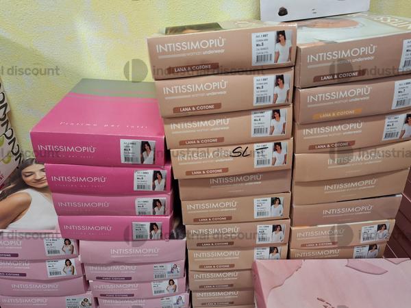 13#8933 Maglie intime e Canotte in vendita - foto 3