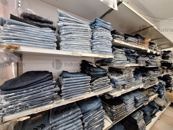 2#8933 Pantaloni e Jeans in vendita - foto 4