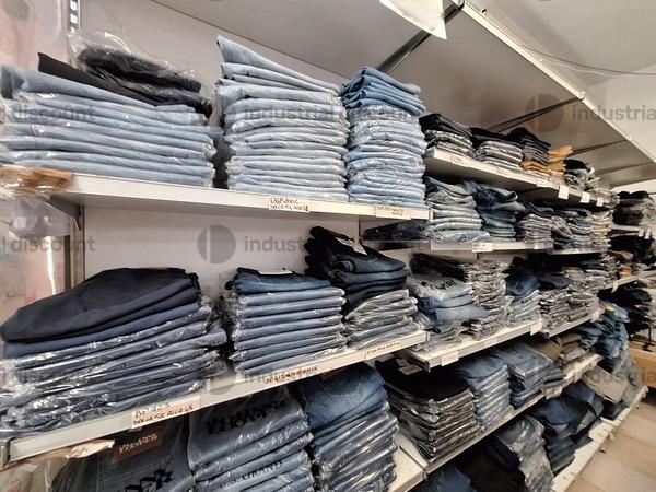 3#8933 Pantaloni e Jeans in vendita - foto 4