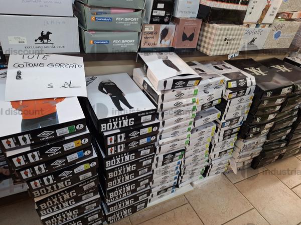 5#8933 Abbigliamento sportivo in vendita - foto 1