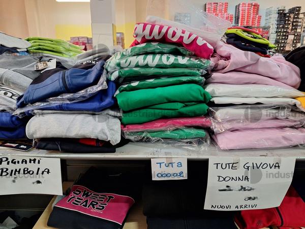 5#8933 Abbigliamento sportivo in vendita - foto 7