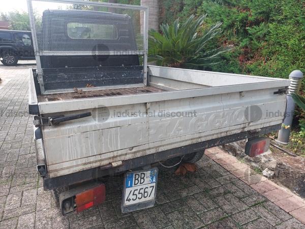 23#8949 Lotto blocco di Arredi e attrezzature da bar e Motoveicolo Ape in vendita - foto 3