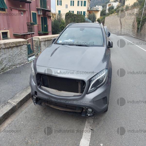 1#8950 Autovettura Mercedes GLA in vendita - foto 1