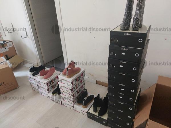 2#8952 Calzature in vendita - foto 1