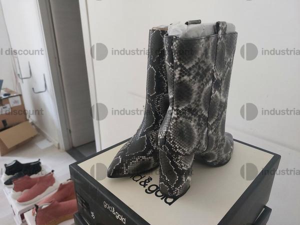 2#8952 Calzature in vendita - foto 2