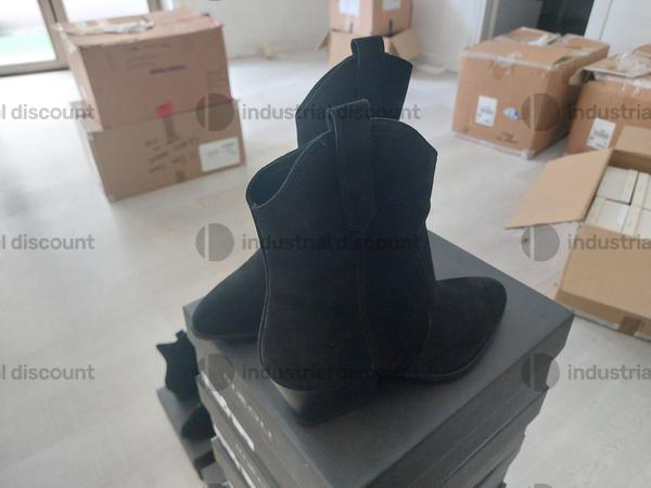 8#8952 Calzature e arredo ufficio in vendita - foto 3