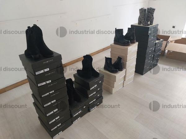 8#8952 Calzature e arredo ufficio in vendita - foto 11