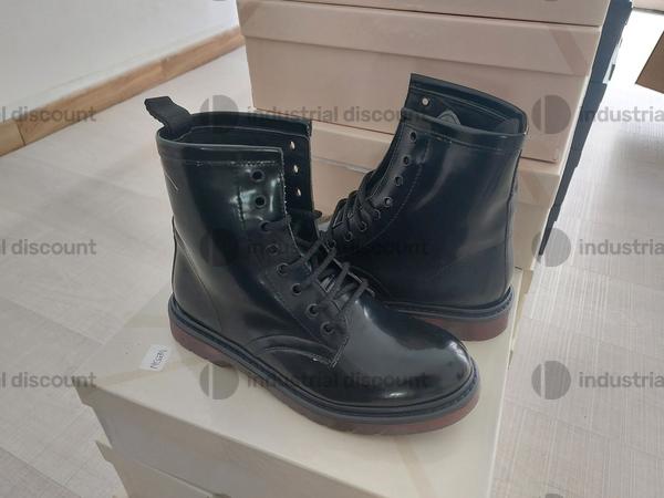 8#8952 Calzature e arredo ufficio in vendita - foto 14