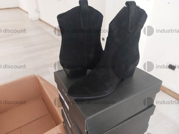 8#8952 Calzature e arredo ufficio in vendita - foto 15