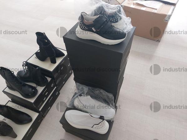 8#8952 Calzature e arredo ufficio in vendita - foto 29