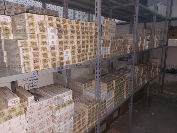 1#8966 Prodotti per parrucchieri ed estetista in vendita - foto 2