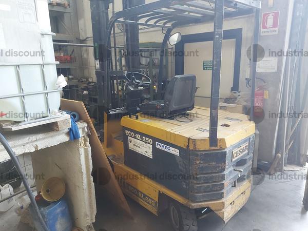 Carrelli elevatori in vendita