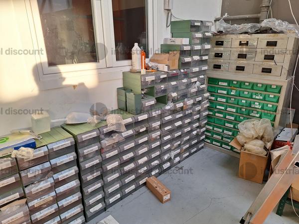 1#9000 Macchinari veicoli e attrezzature per lavorazioni meccaniche comprensive di presse per stampaggio plastica in vendita - foto 16