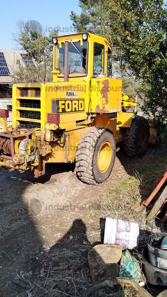 2#9104 Pala gommata Ford idrostatica in vendita - foto 1