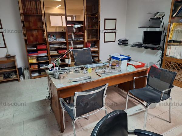 8#9105 Arredi ed attrezzature per ufficio in vendita - foto 1