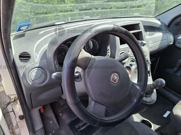 1#9124 Autocarro Fiat Panda Van in vendita - foto 4