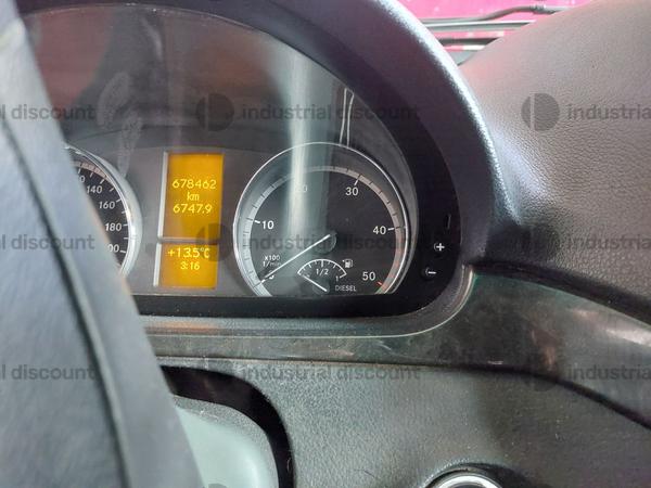 14#9138 Autovettura Mercedes e Autocarro Renault in vendita - foto 12