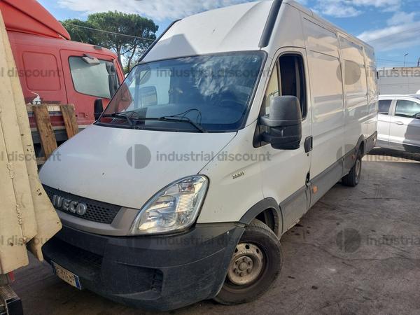 16#9138 Autocarro Iveco Daily in vendita - foto 1