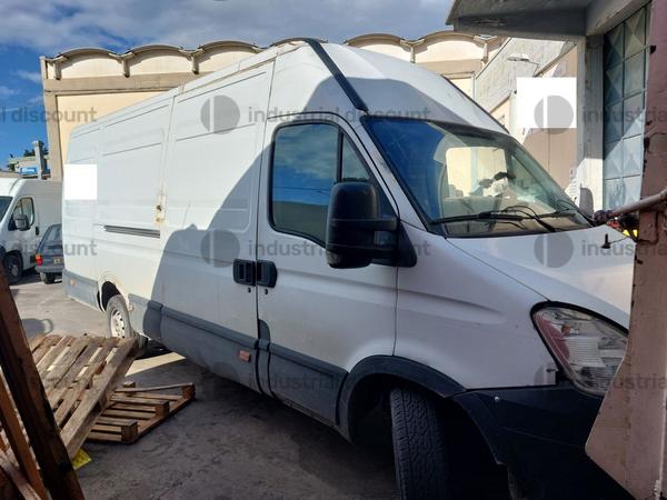 16#9138 Autocarro Iveco Daily in vendita - foto 3