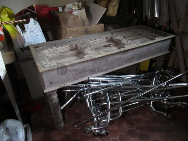 6#9153 Tessuti e banco in legno in vendita - foto 4