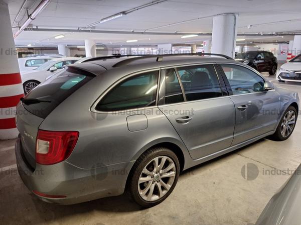 9#9178 Autovettura Skoda Superb 3T in vendita - foto 4