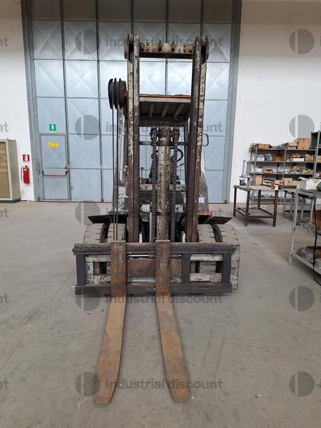 26#9186 Carrello elevatore a gasolio OM Fiat in vendita - foto 5