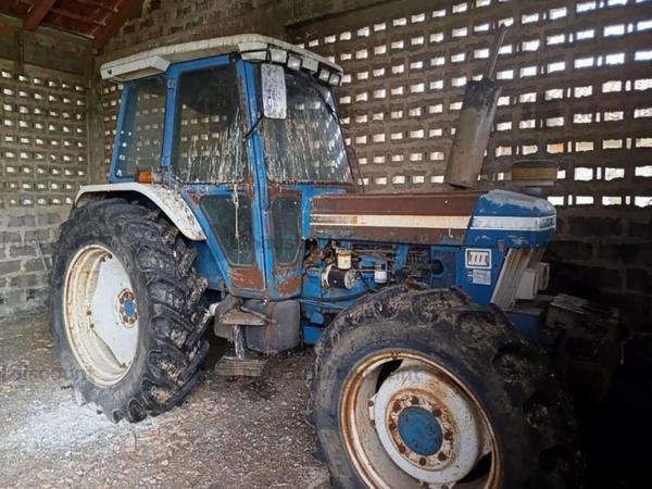 15#9213 Trattore agricolo Ford in vendita - foto 1