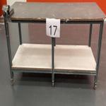 Image 3 - 4 workbenches with wheels and bench vices - Lot 12 (Auction 9214)