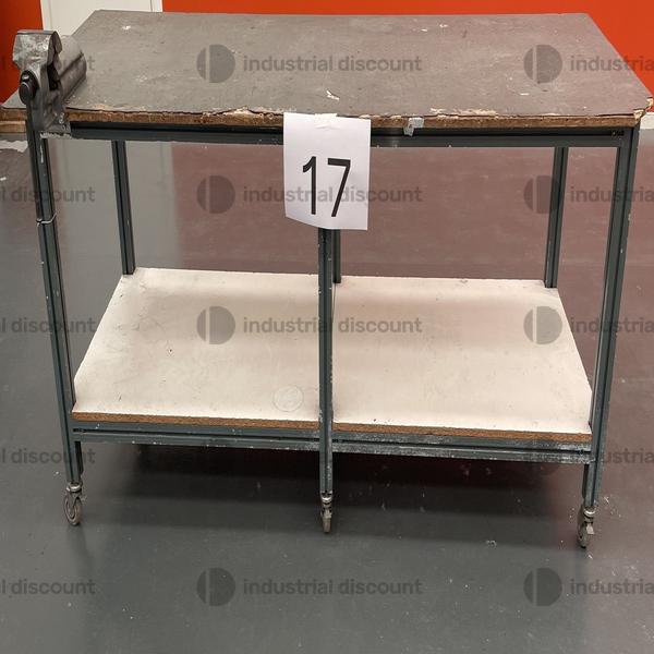 12#9214 4 banchi da lavoro con ruote e morse da banco in vendita - foto 4
