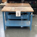 Image 2 - 2 blue workbenches with wooden top Block B - Lot 14 (Auction 9214)