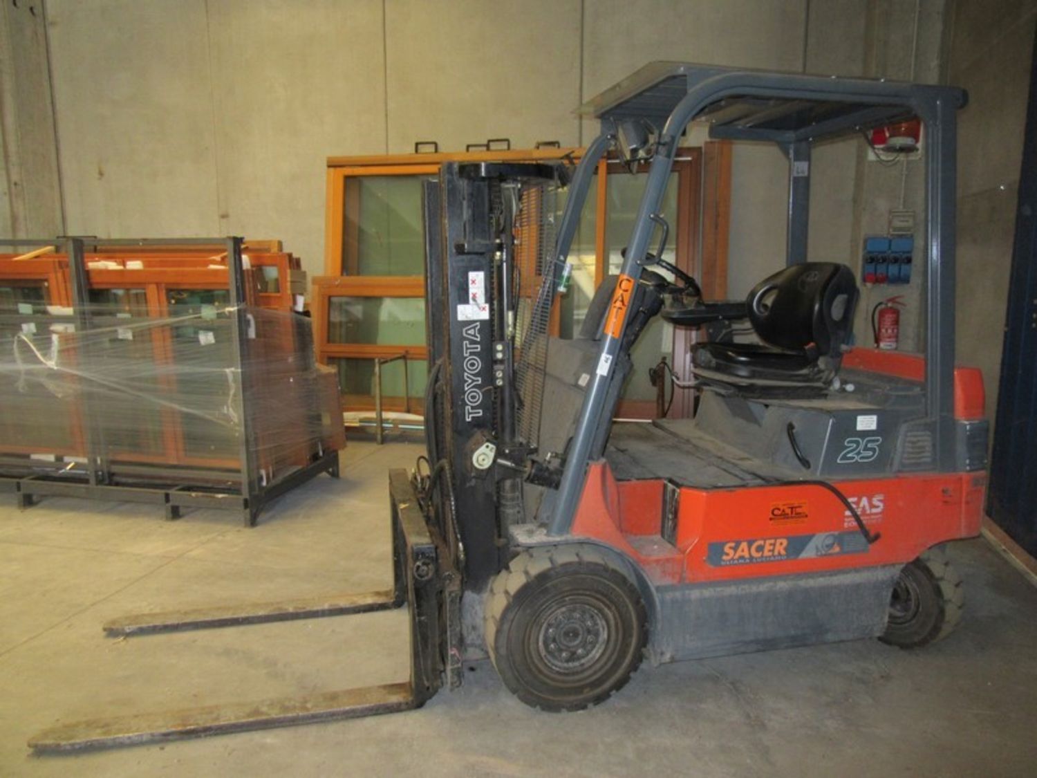 Lot Lift truck Toyota