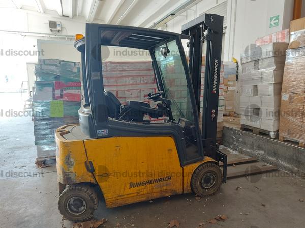 1#9241 Macchinari per la lavorazione e imbottigliamento del latte, arredi e attrezzature in vendita - foto 27