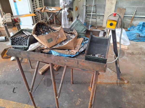 16#9288 Macchinari dismessi e banchi da lavoro in vendita - foto 40