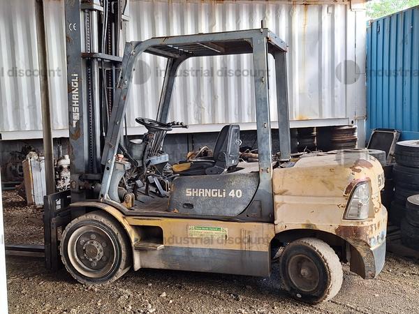 Carrelli elevatori in vendita