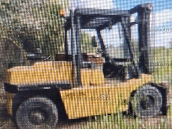 Carrelli elevatori in vendita