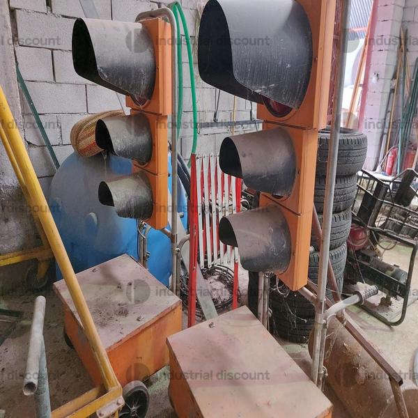 7#9344 Macchine agricole attrezzature e arredi da ufficio in vendita - foto 7