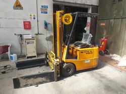 Forklifts - Lot 7 (Auction 9351)