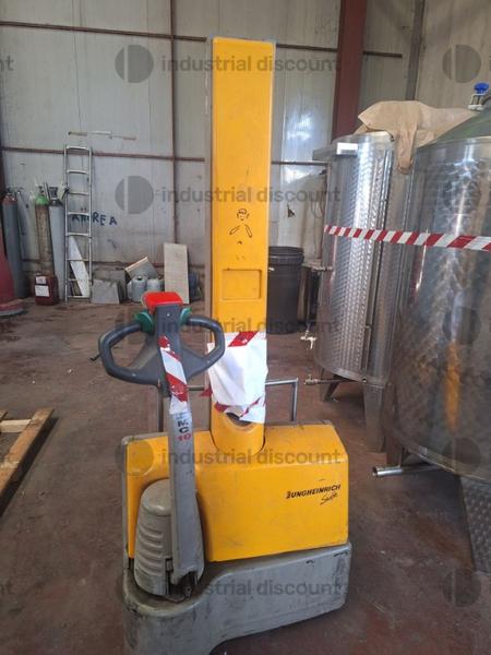 Carrelli elevatori in vendita