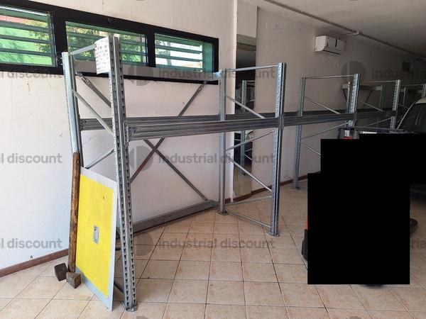 Scaffalature in vendita