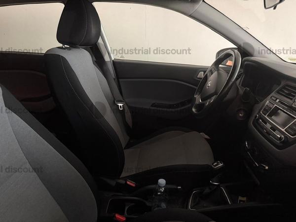 2#9377 Autovettura Hyundai i20 in vendita - foto 10