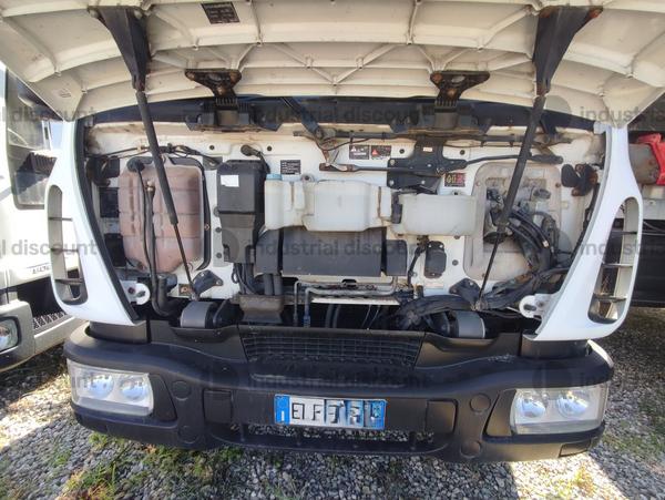17#9387 Camion centinato IVECO Eurocargo 75e18sponda indraulica posteriore in vendita - foto 9